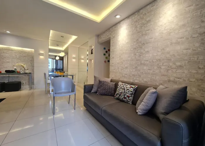 2 Bedrooms 2 Baths Apartment. 3 Blocks From Ipanema Beach. Prime Location.
